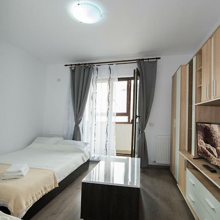 Apartamento Rezident Militari Chiajna Exterior foto