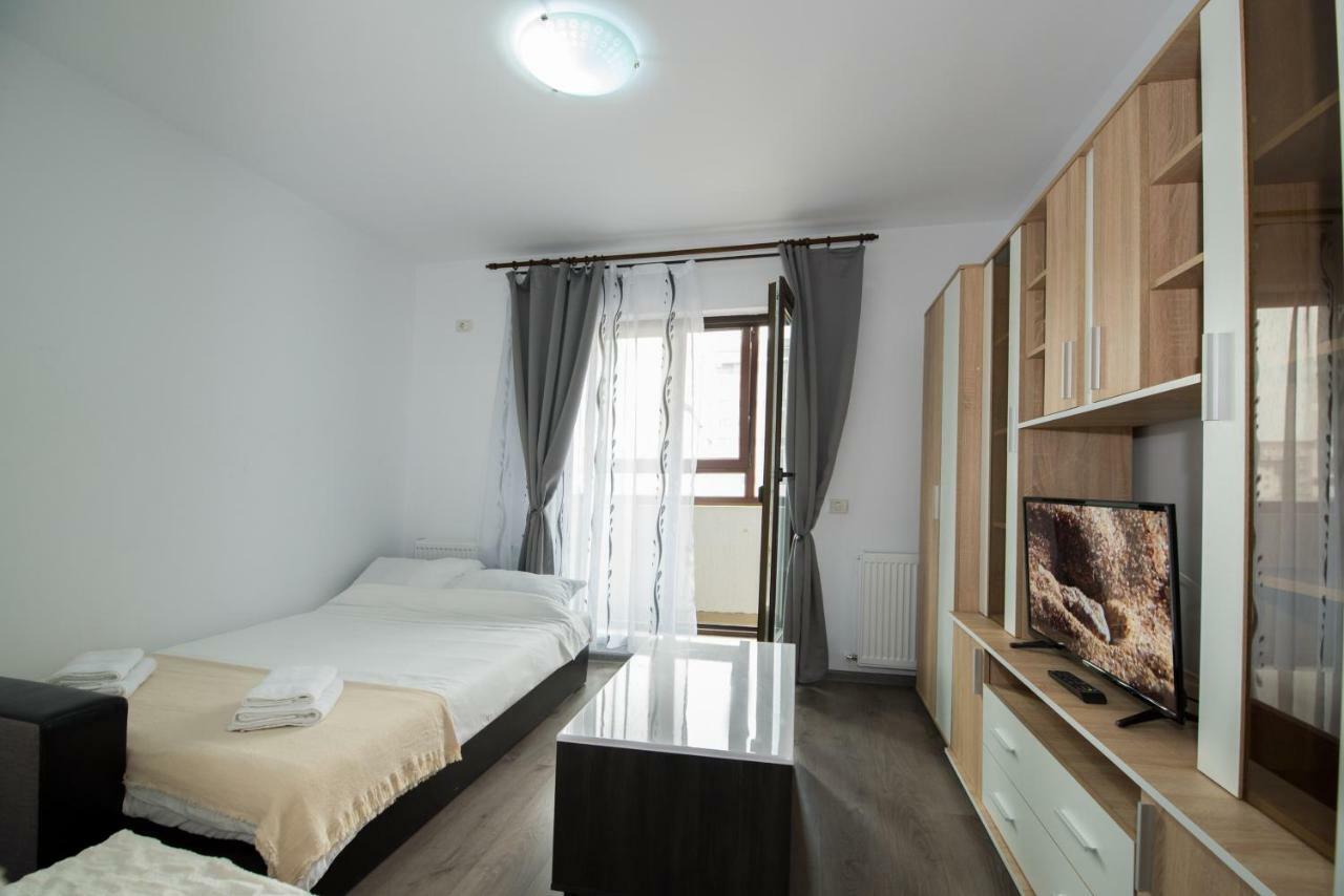 Apartamento Rezident Militari Chiajna Exterior foto
