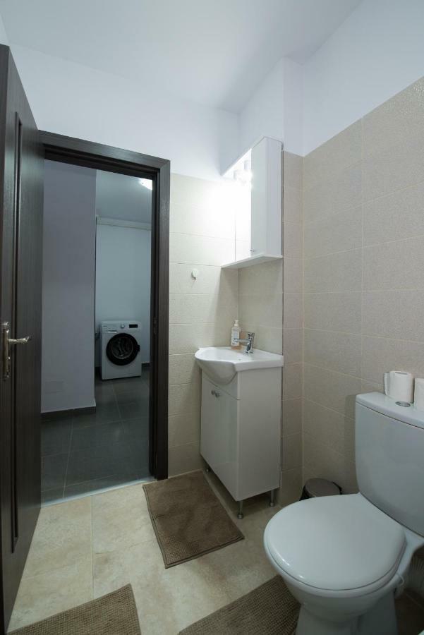 Apartamento Rezident Militari Chiajna Exterior foto