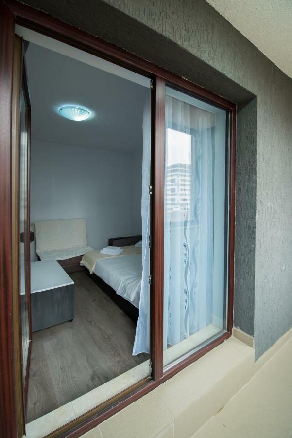 Apartamento Rezident Militari Chiajna Exterior foto