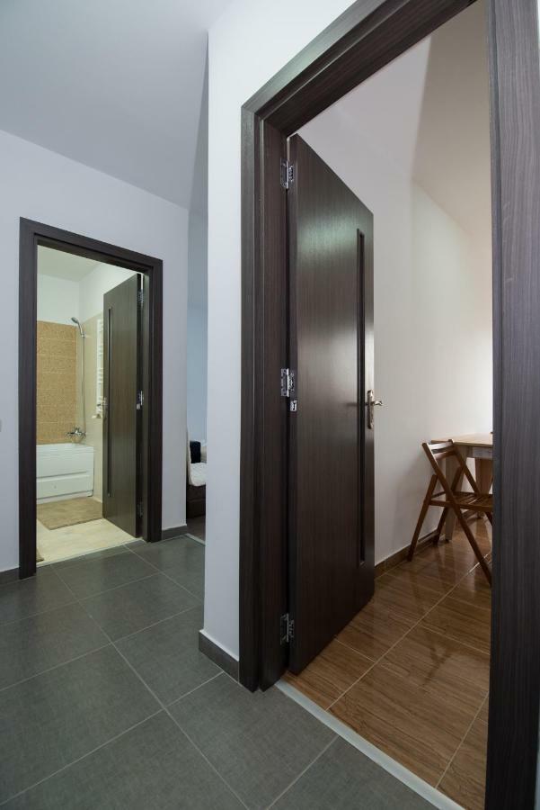 Apartamento Rezident Militari Chiajna Exterior foto